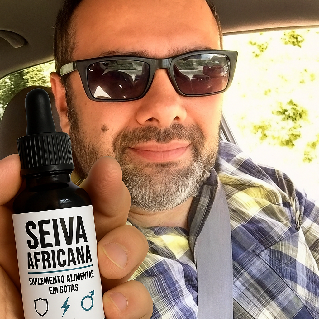 <Foto Mina de 4 Com frasco na mão do cara>